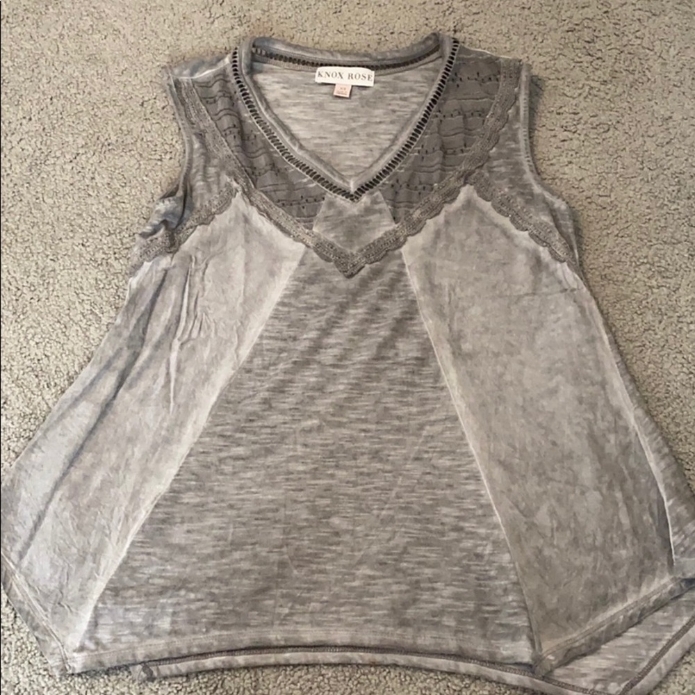 Grey tank with embroidery